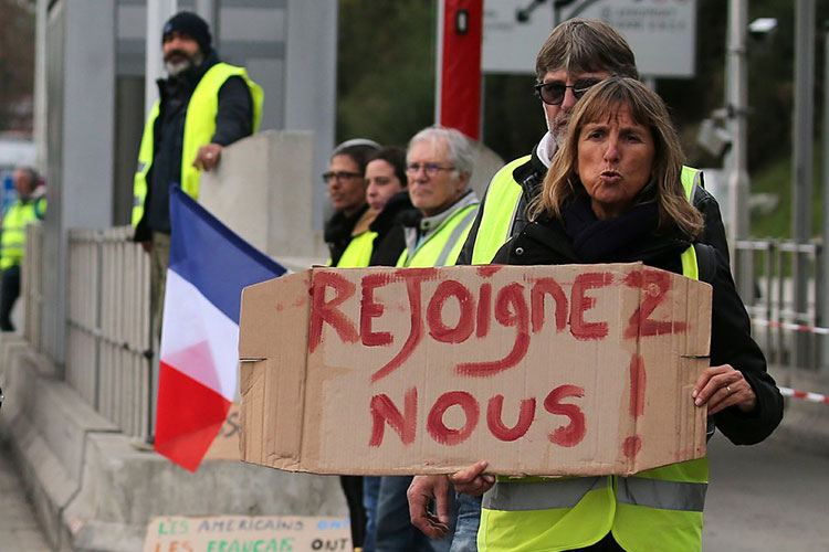 París teme nuevas protestas violentas tras retirada de tasa