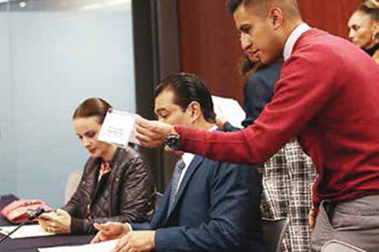Senado ahorra $572 millones