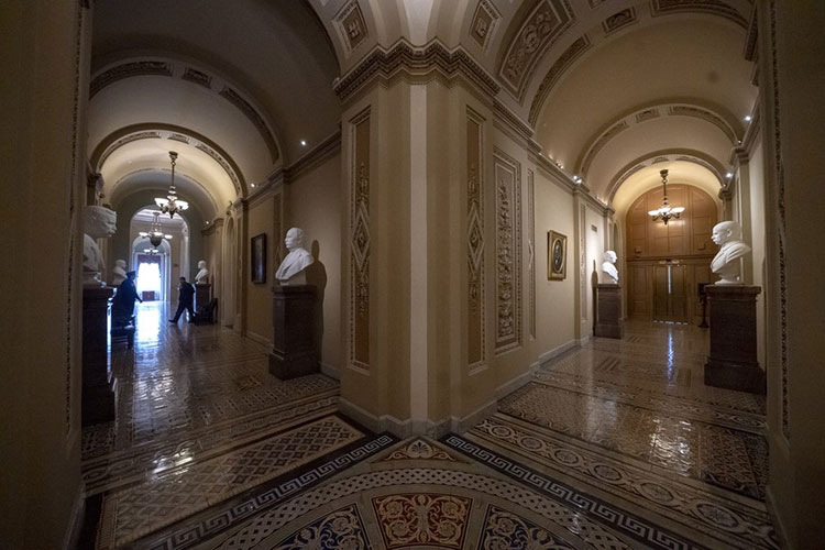 Demócratas tienen plan para reanudar operación del gobierno