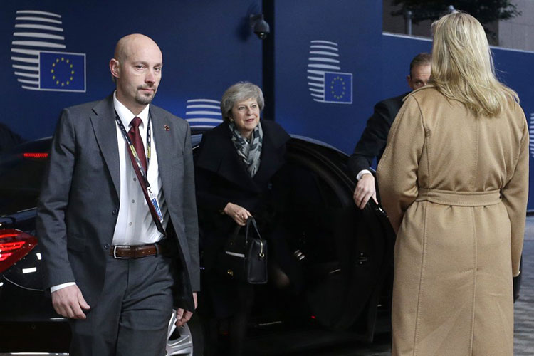 UE podría celebrar otra cumbre Brexit si Londres lo necesita