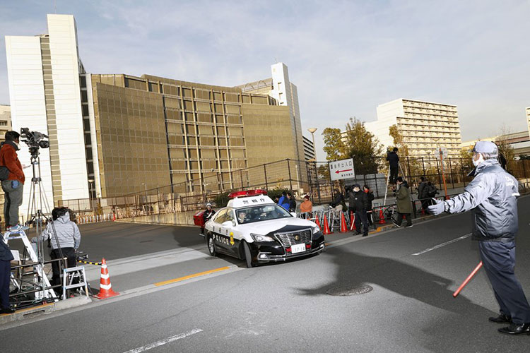Ejecutivo de Nissan sale en libertad bajo fianza