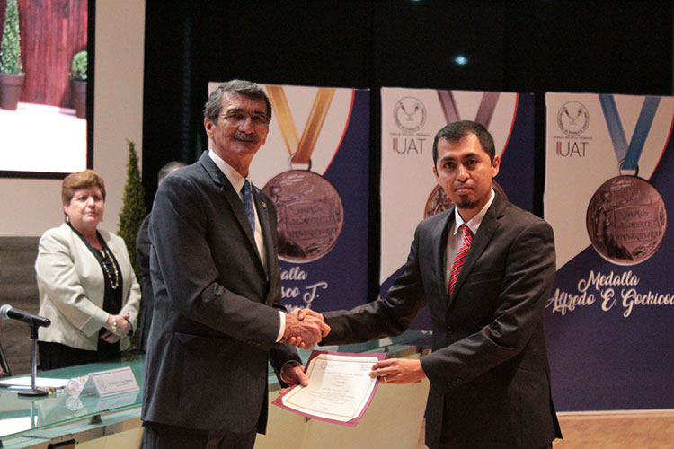 Premia UAT proyecto de innovación y desarrollo de polímeros naturales