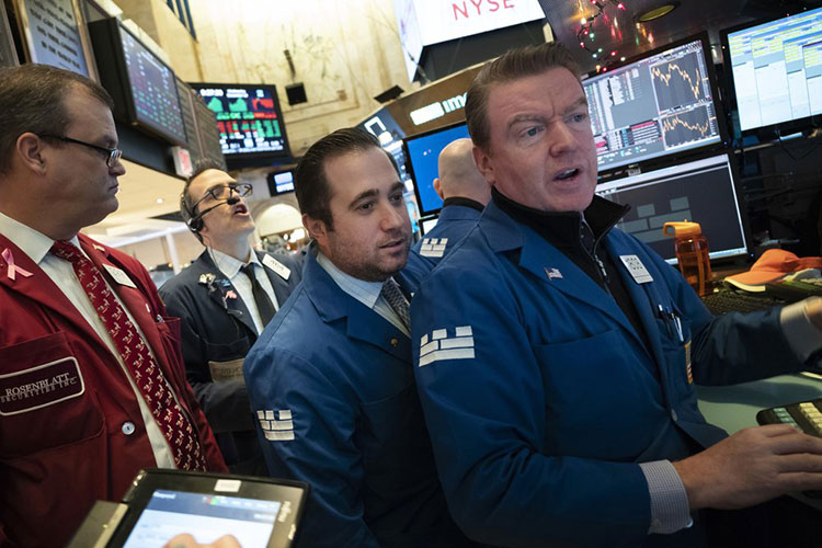 Fuerte caída en Wall Street por comentarios de Trump