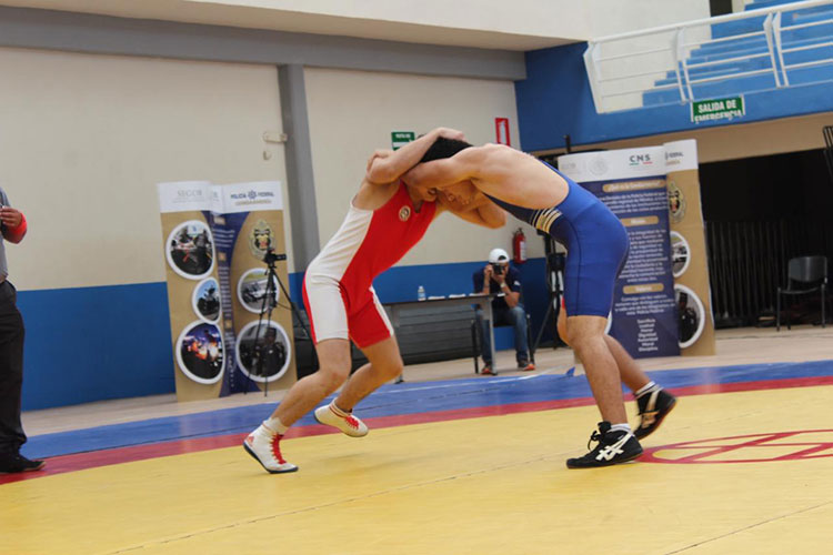 Atletas tamaulipecos presentes en el Primer Selectivo Nacional de Luchas Asociadas.