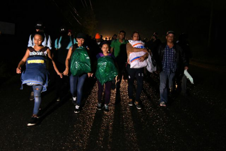 Nueva caravana migrantes sale de El Salvador hacia EU
