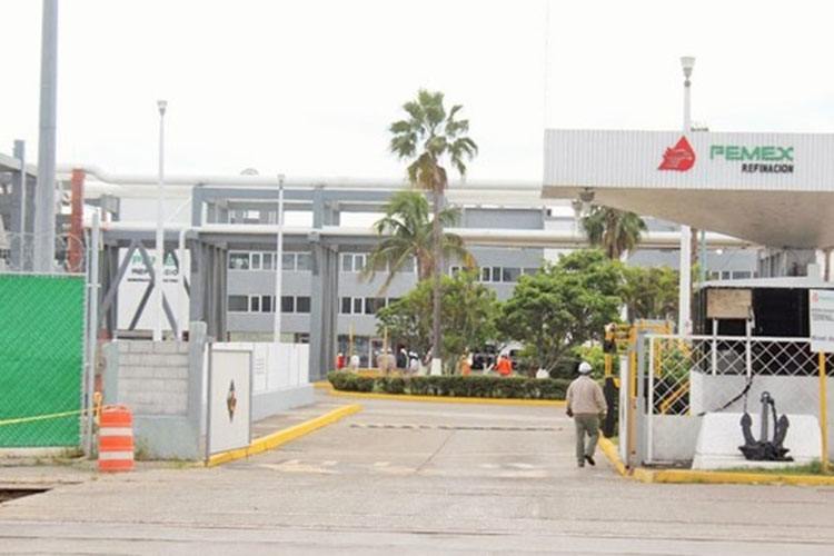 Alerta Pemex de páginas falsas que dan trabajo en paraestatal