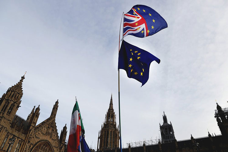 UE ofrece ayuda a GB para Brexit, pero no renegociará pacto