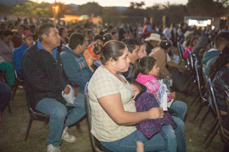 Disfrutan más de 4 mil  “Todos al Cine”