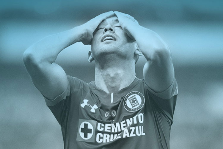 Cruz Azul sufre en los inicios
