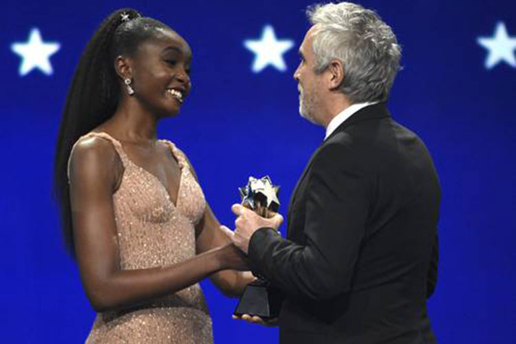 Conquista Cuarón los Critics’ Choice Awards