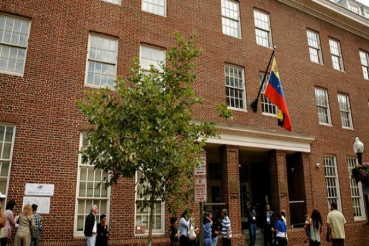 Anuncian cierre de embajada y consulados de Venezuela en EU