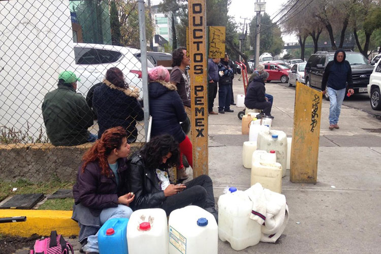 En 11 estados, dos de cada tres gasolinerías sin combustible: Profeco