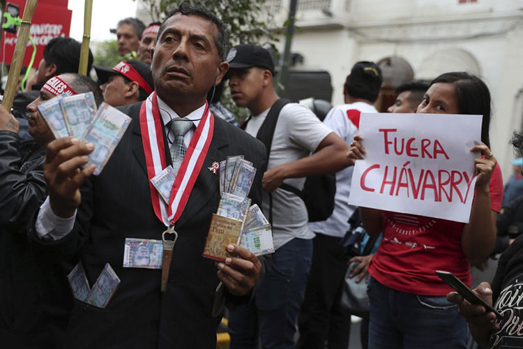 Renuncia Fiscal general de Perú tras perder apoyo político