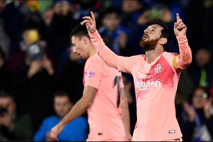 Mientras el Real Madrid tira la Liga, el Barcelona acelera