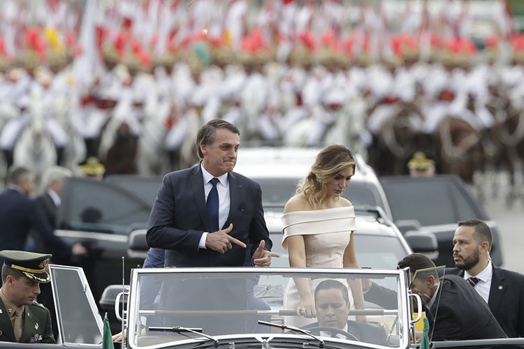 Bolsonaro asume la presidencia entre esperanzas y temores