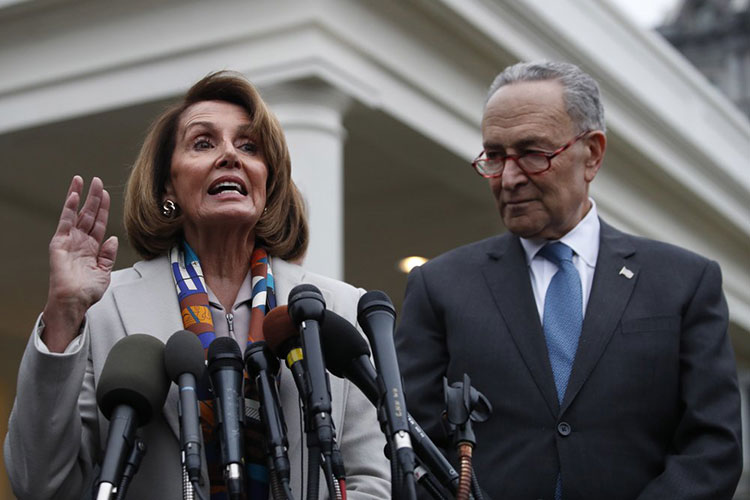 Pelosi promete “tender la mano” a ambos lados de la Cámara