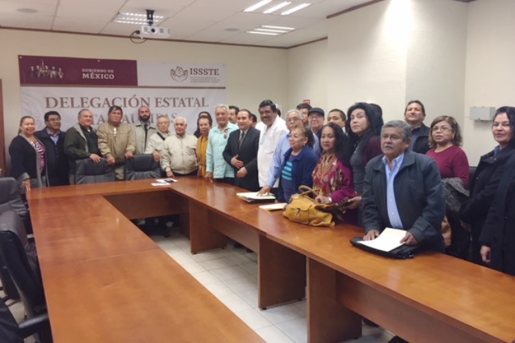 Atiende Delegado del ISSSTE peticiones de jubilados y pensionados
