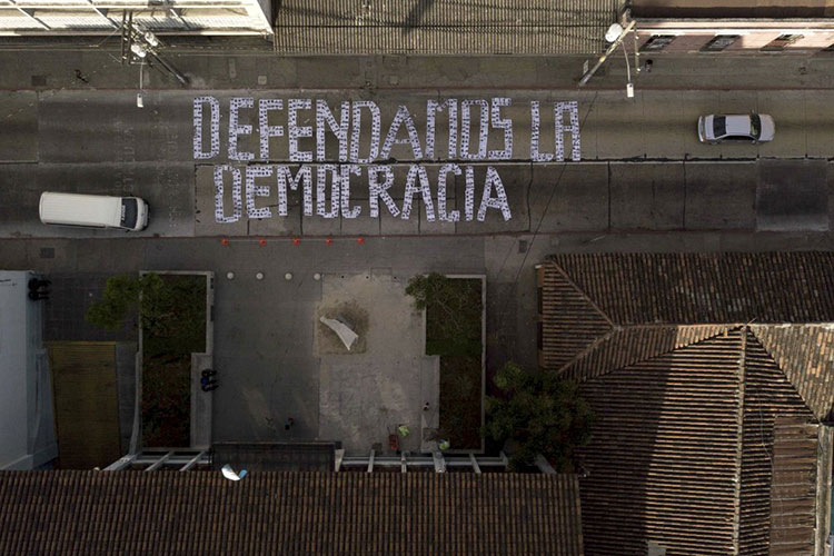 Corte suspende decisión del presidente de Guatemala