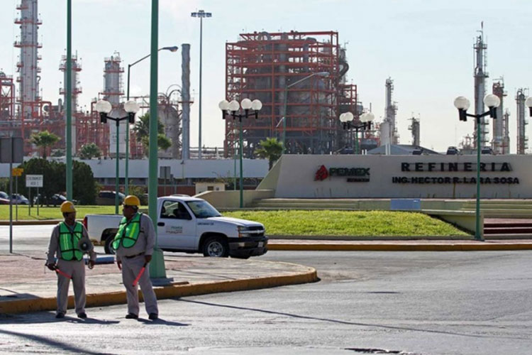 Impulsarán empresarios alza de producción petrolera: López Obrador