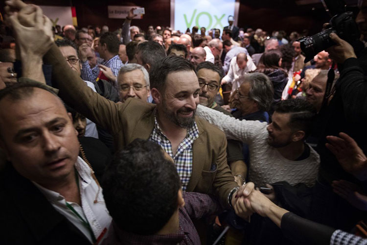 España: grupo de ultraderecha facilita gobierno conservador