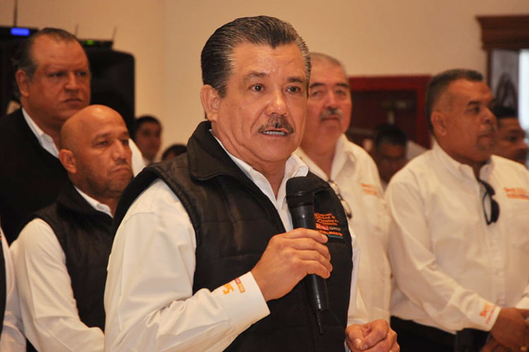 Presionan maestros para frenar Umas en pensiones