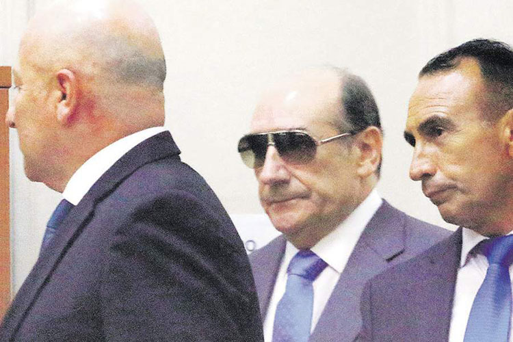 Procesan a exjefe del ejército chileno por corrupción