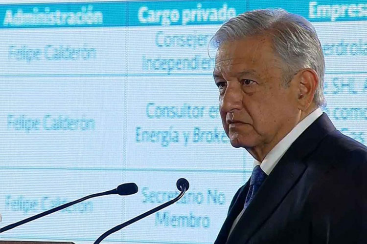 Plantea López Obrador veda de 10 años contra ‘chapulineo fifí’