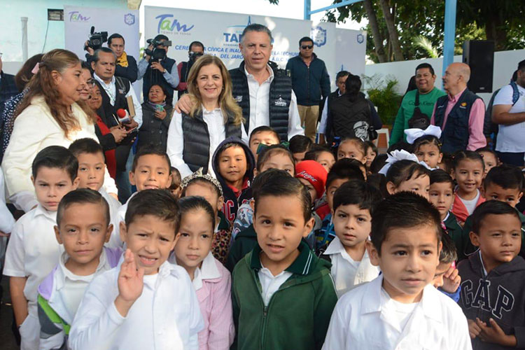 Inaugura Chucho Nader Nueva Techumbre en Jardín de Niños