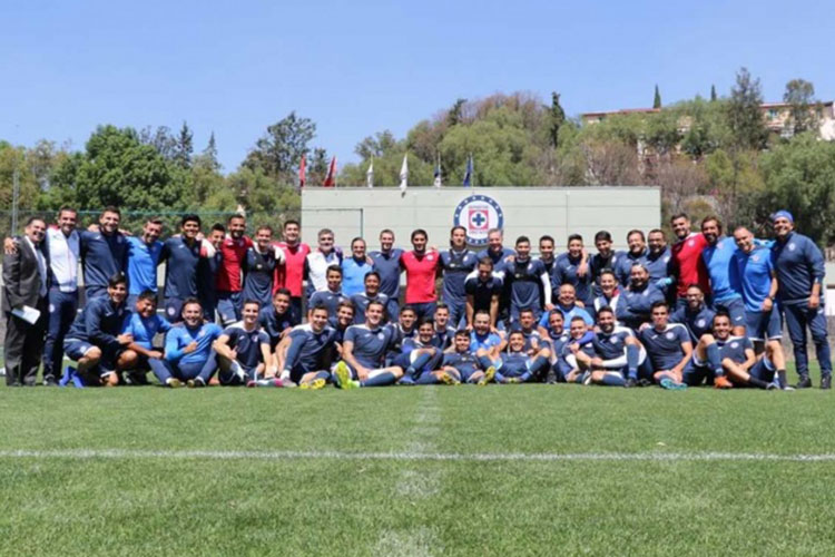 Jugadores de Cruz Azul respaldan a Caixinha
