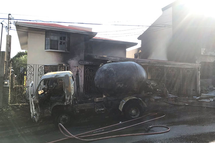 Explota pipa en colonia de Tampico