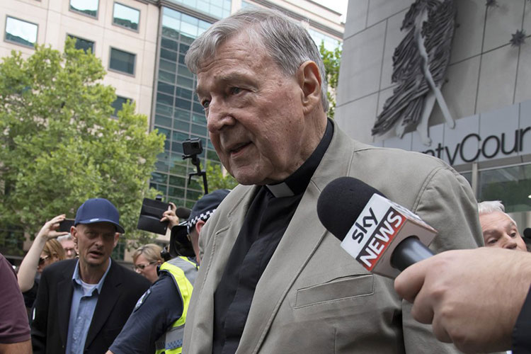 Vaticano tacha de “dolorosa” la condena a cardenal Pell