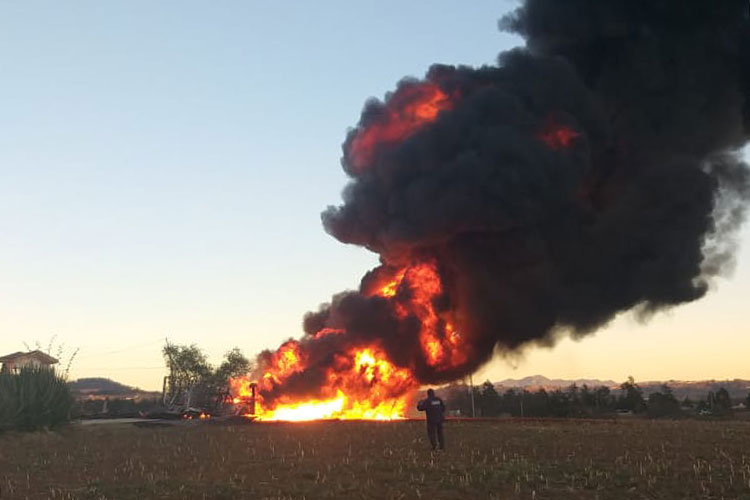 Reportan incendio de ducto en Huauchinango, Puebla