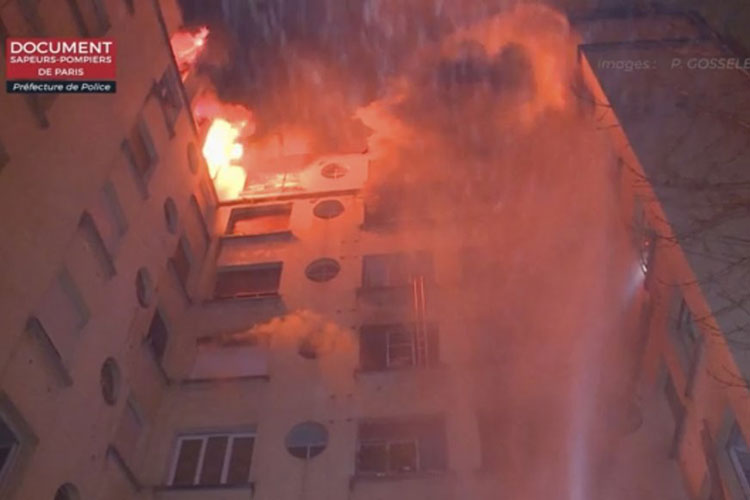 Incendio en un apartamento en París deja 7 muertos, heridos