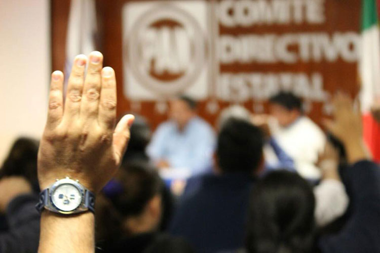 Diputados por reelección continuarán en cargos