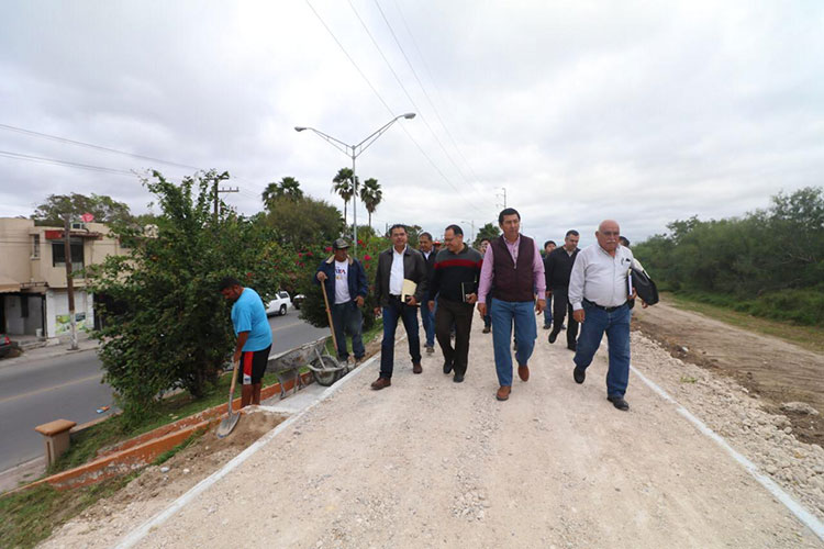 Avanzan trabajos de ciclopista, en el bordo del río Bravo