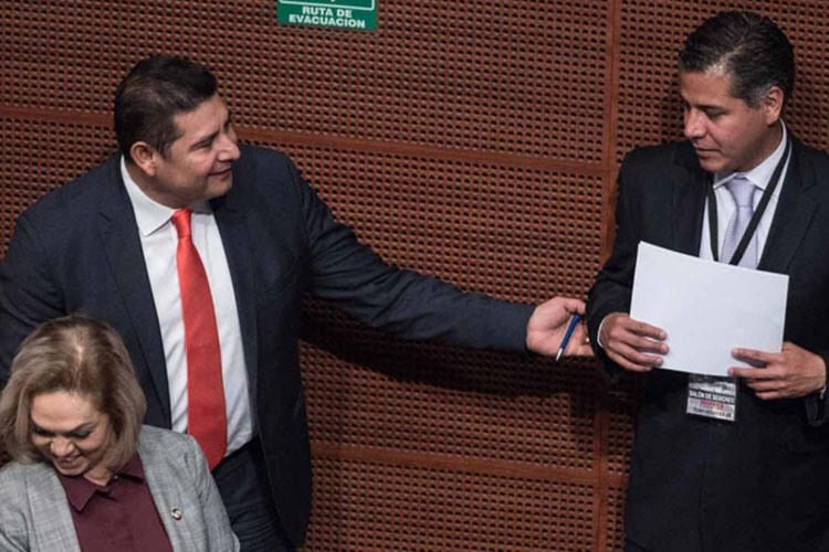 Senadores del PT y Morena solicitan licencia a sus cargos en Puebla
