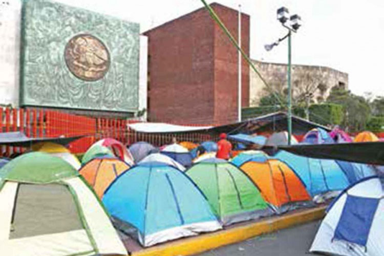 Frenan pactos con la CNTE; juez invalida acuerdos pasados