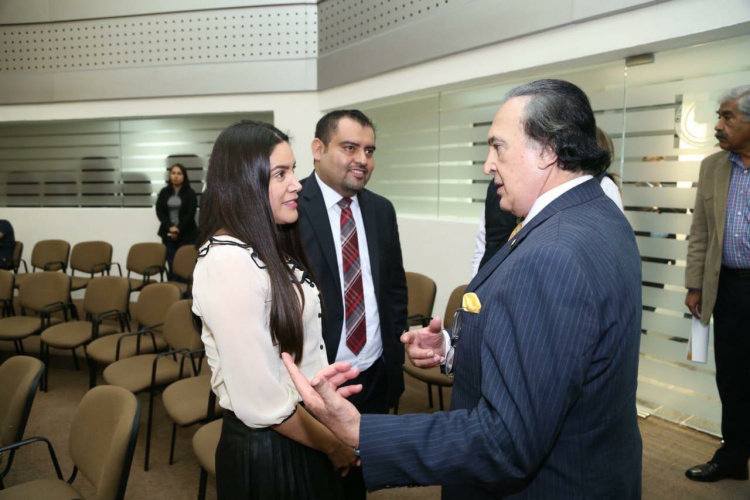 Advierten ‘destrucción’ de reformas a la Constitución