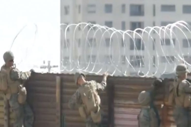 Trump pone alambre de púas en la frontera