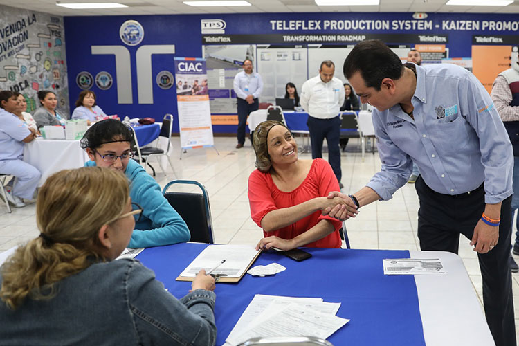 Beneficia Brigada Municipal a trabajadores de Teleflex Medical