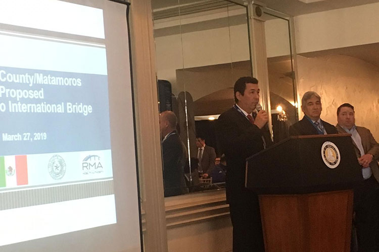 Pide Mario López apoyo para construir puente vehicular internacional “Flor de Mayo”