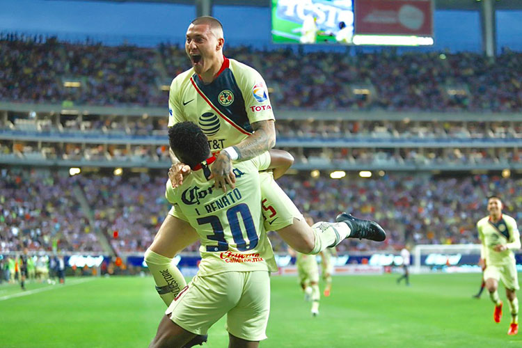 América vuelve a derrotar a las Chivas, ahora en Liga