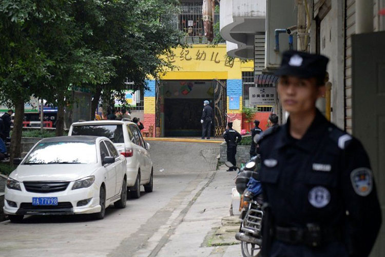 Conductor en China arremete contra peatones; hay 6 muertos