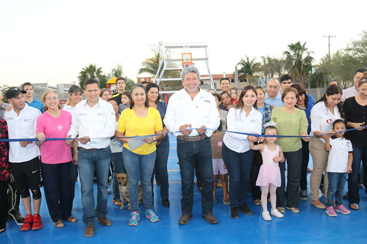 Entrega Victoria obras de beneficio social