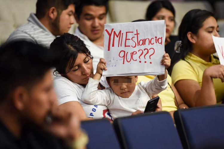 Protestan en Congreso de Hidalgo contra recorte a estancias infantiles