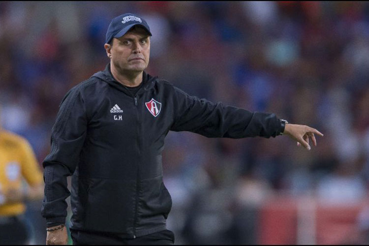 Guillermo Hoyos deja de ser técnico del Atlas