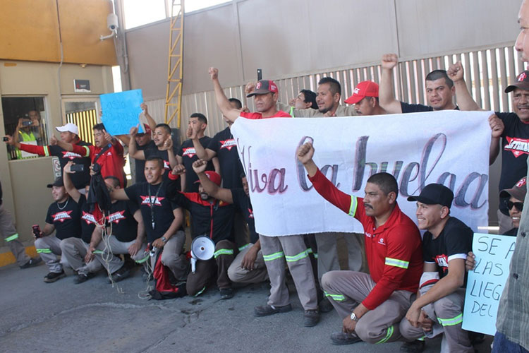 Continúa “inestabilidad” laboral; Coca-Cola agota paciencia