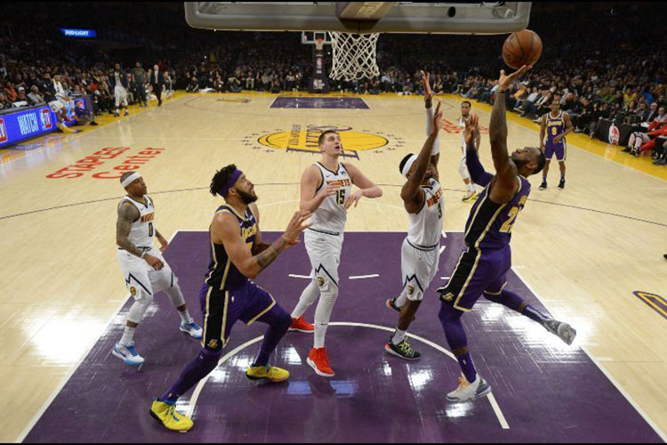 James supera a Jordan
