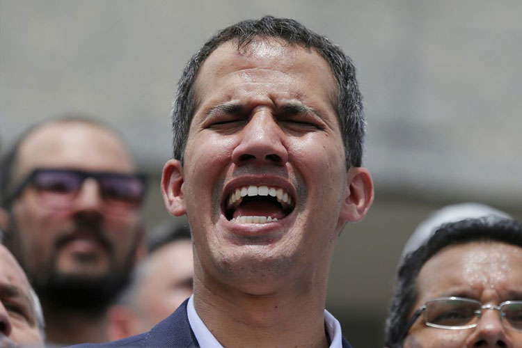 Líder opositor llega a Venezuela y llama a nueva protesta