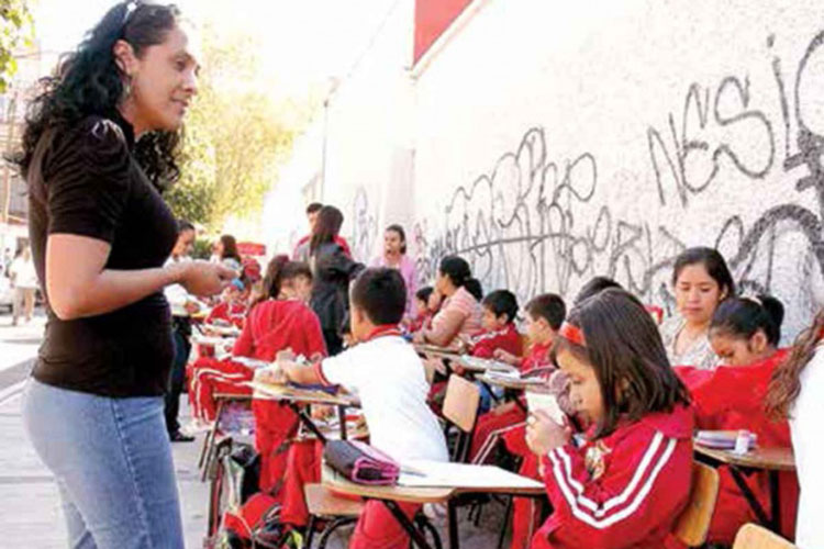 Ahora la prioridad es la reforma educativa
